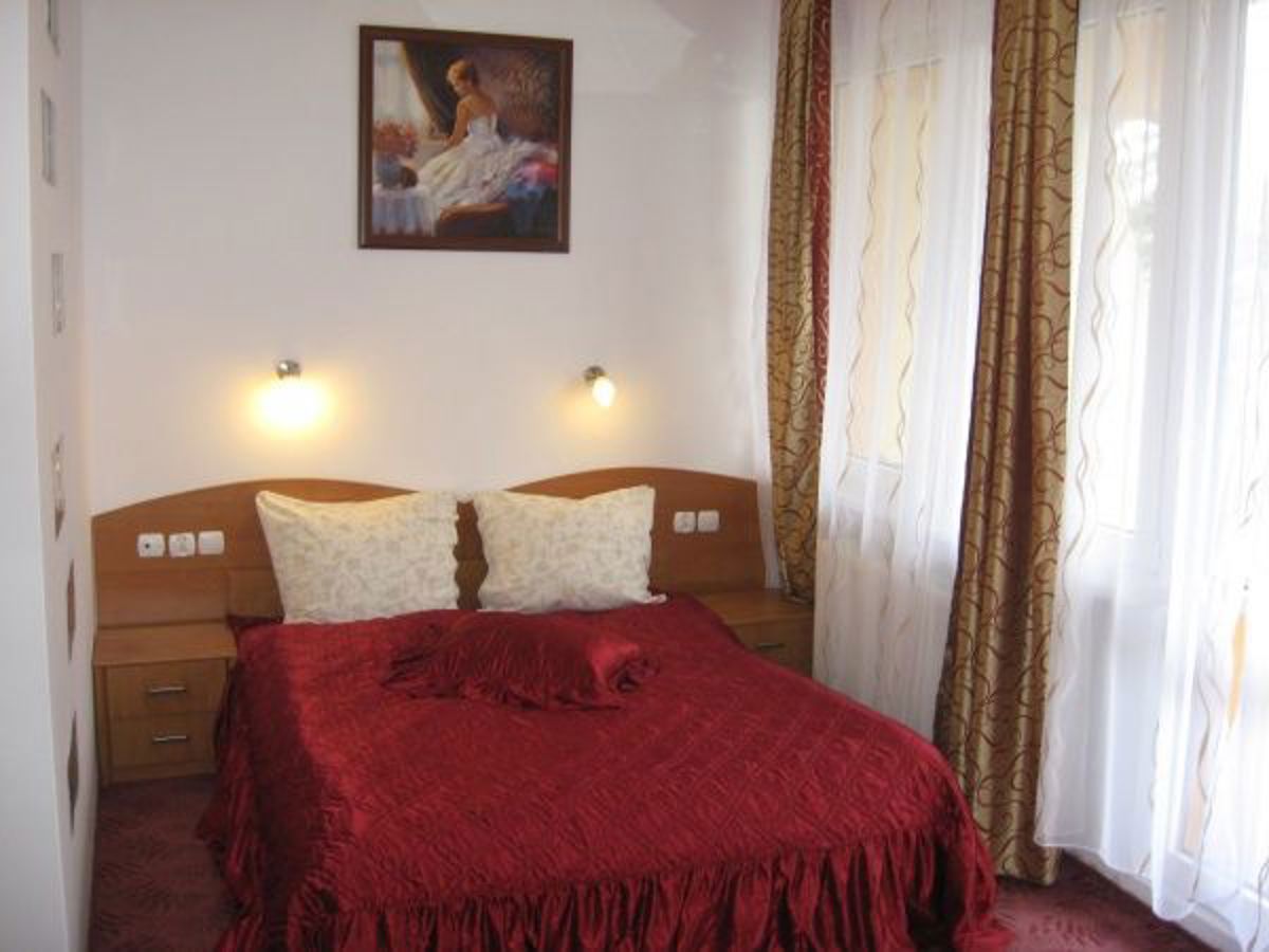 Pokrzywna, hotel ***